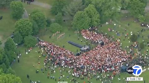 Intimate, small crowd capacity .